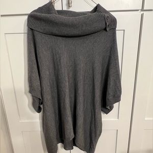 Sejour Button Cowl Neck Short Sleeve Sweater, Size 0x/1x; gray; good condition